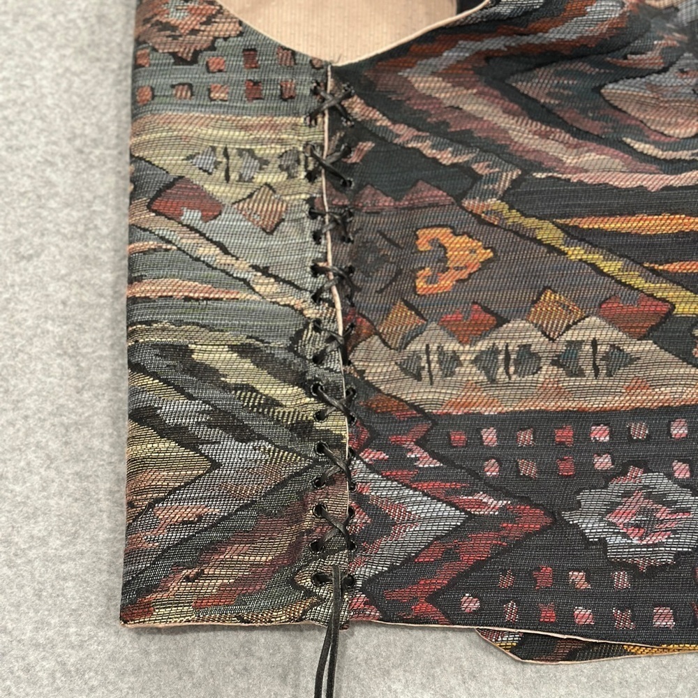 Multicolor Patterned Vest - Picture 4 of 7